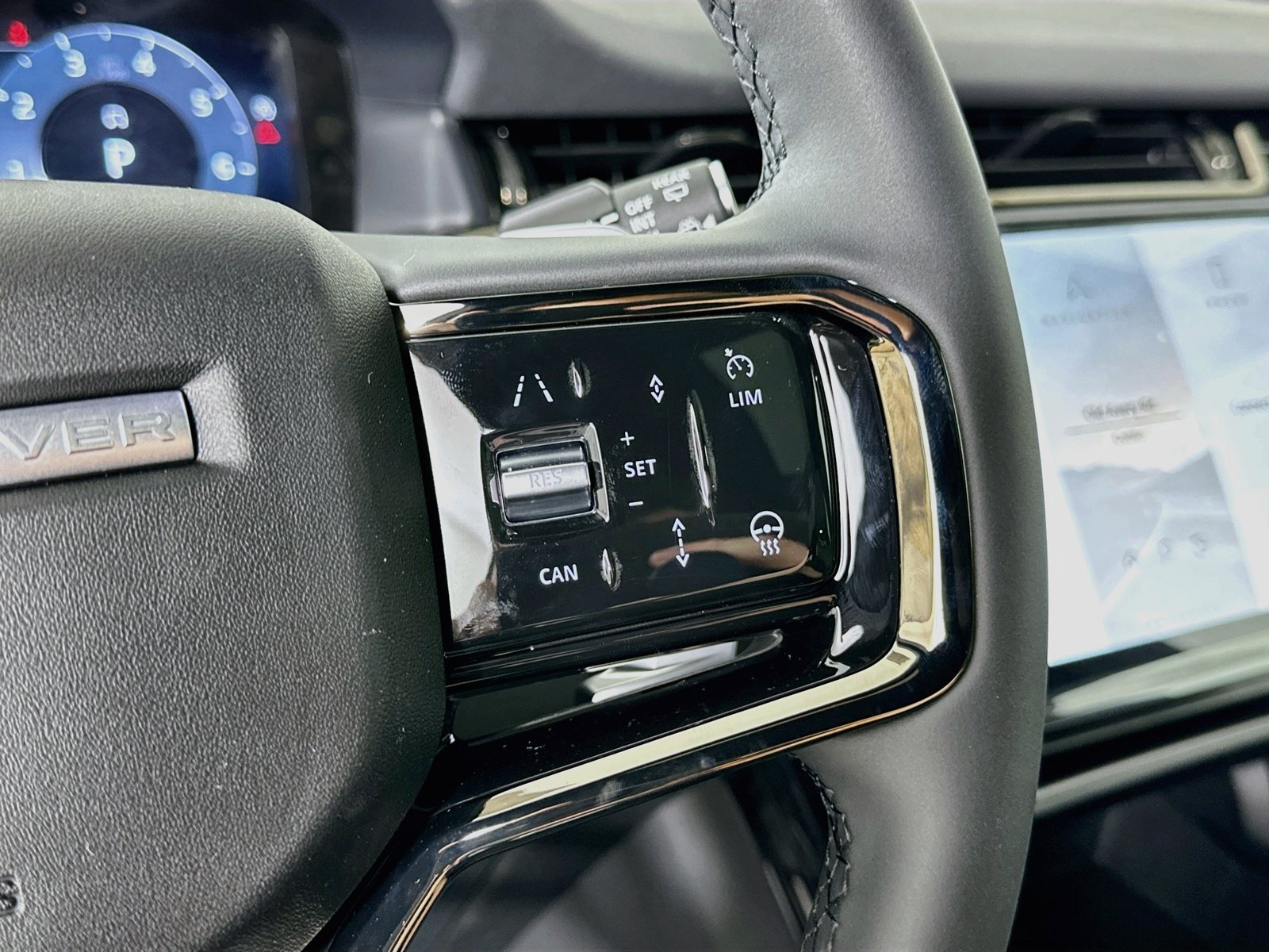 New 2026 Land Rover Range Rover Evoque S AWD/4WD image 19