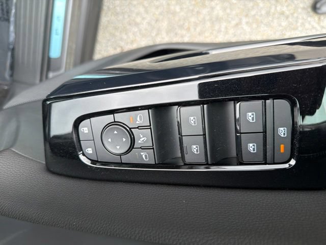 New 2026 Nissan Pathfinder Platinum AWD/4WD image 22