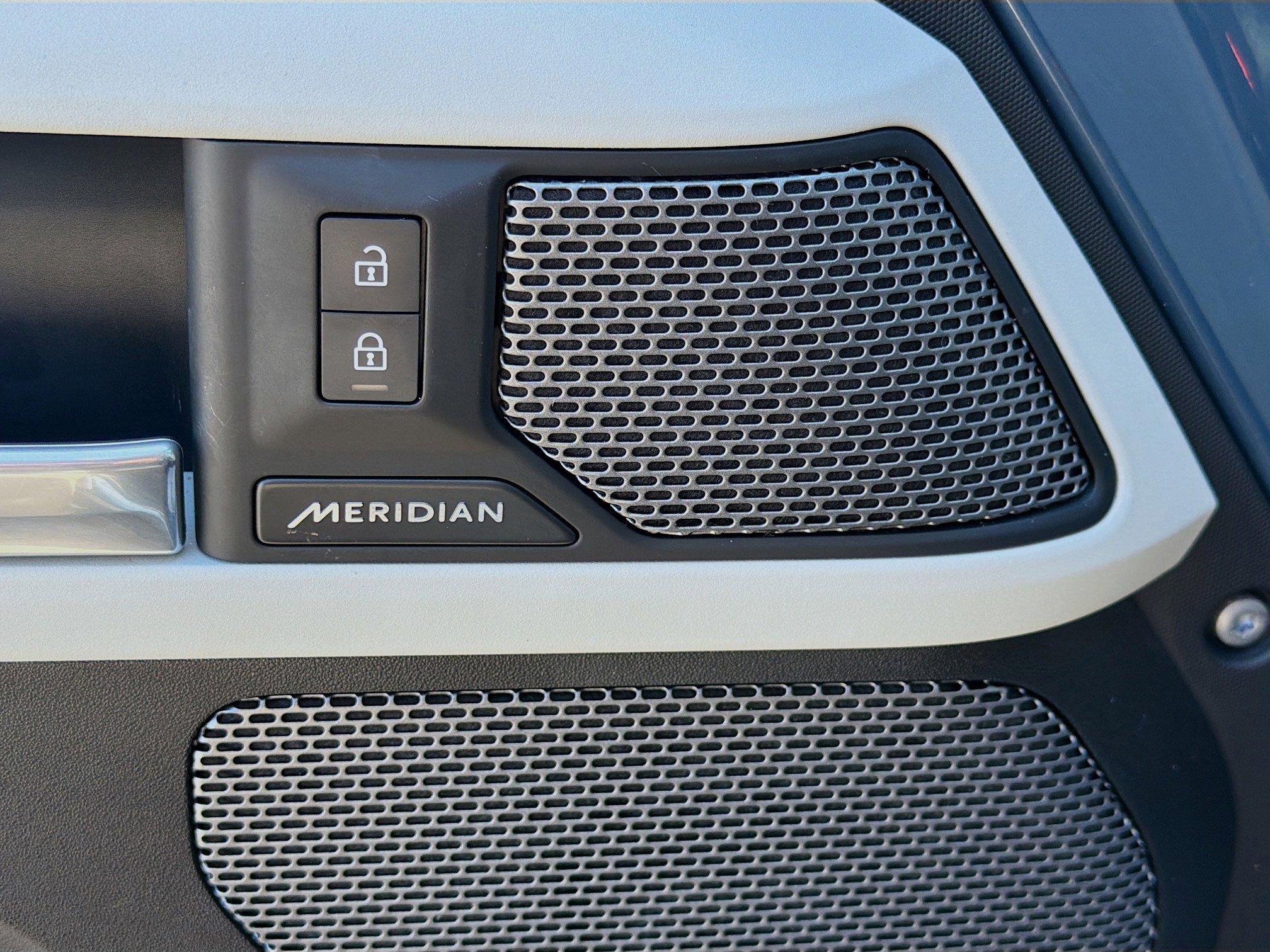 Used 2023 Land Rover Defender 110 S image 22
