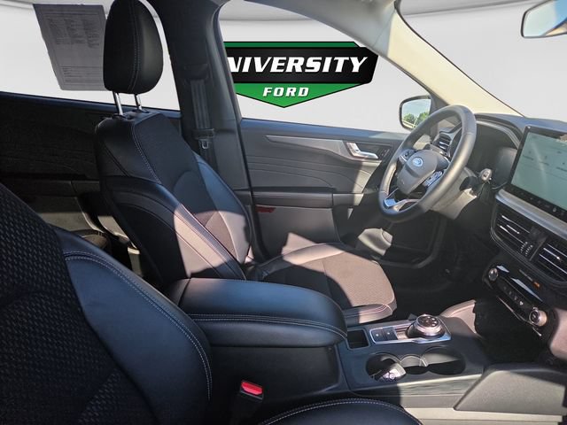 Used 2025 Ford Escape SE FWD image 25