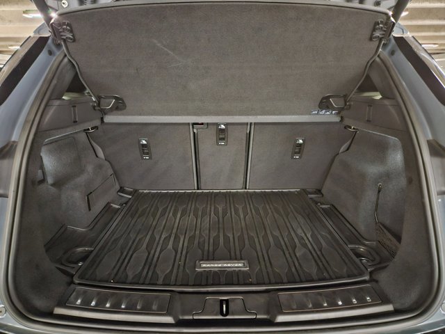 Used 2023 Land Rover Range Rover Evoque R-Dynamic SE image 6