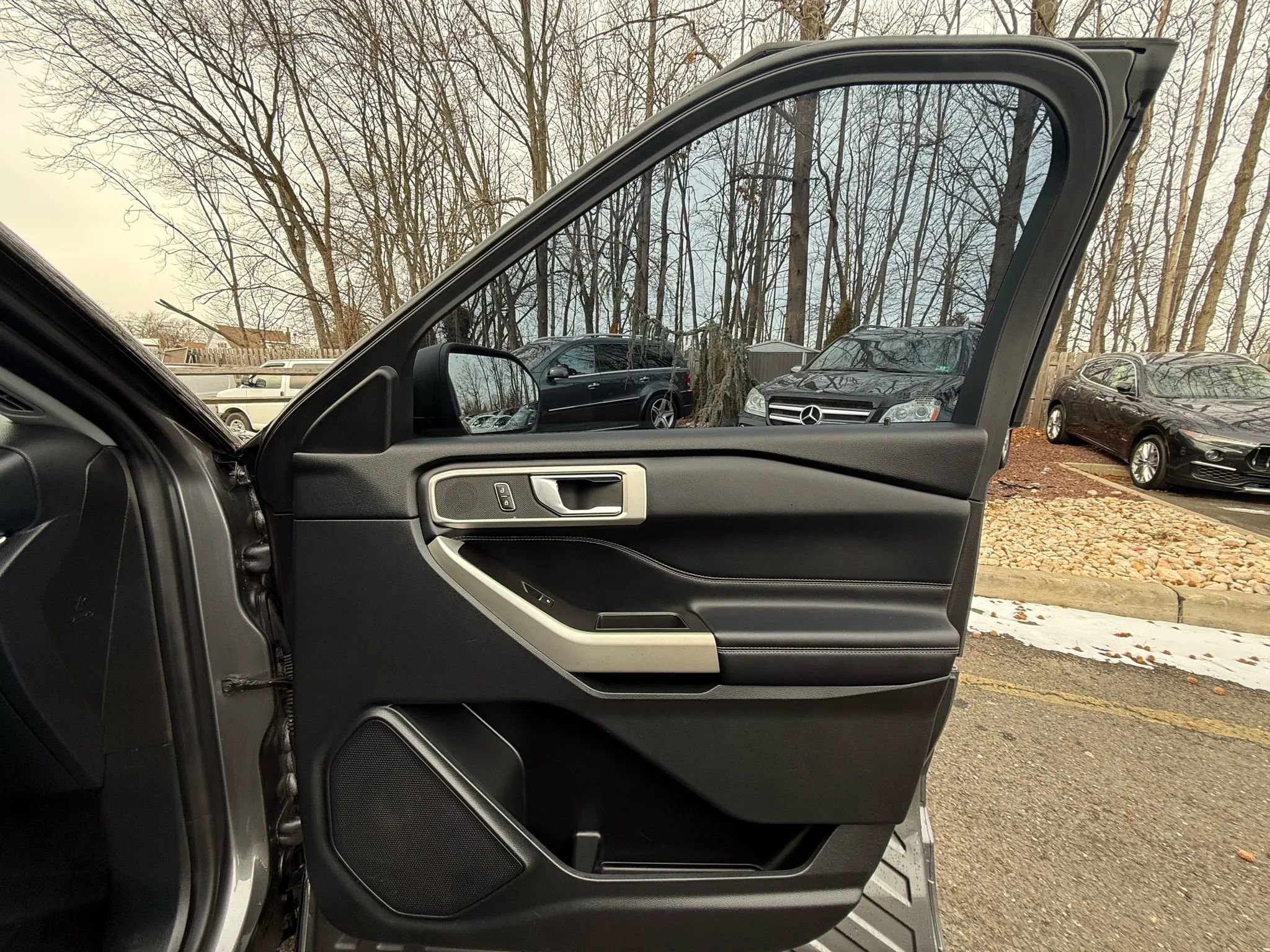 Used 2021 Ford Explorer XLT w/ Equipment Group 202A image 28