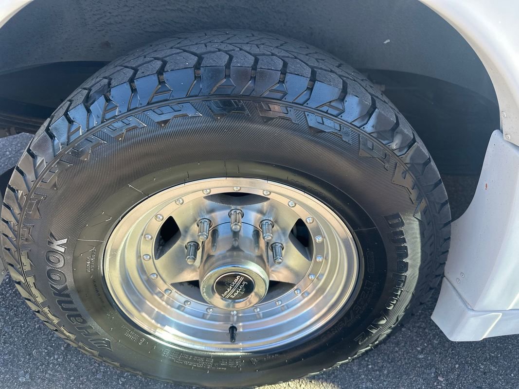 Used 2016 Chevrolet Express 2500 image 30