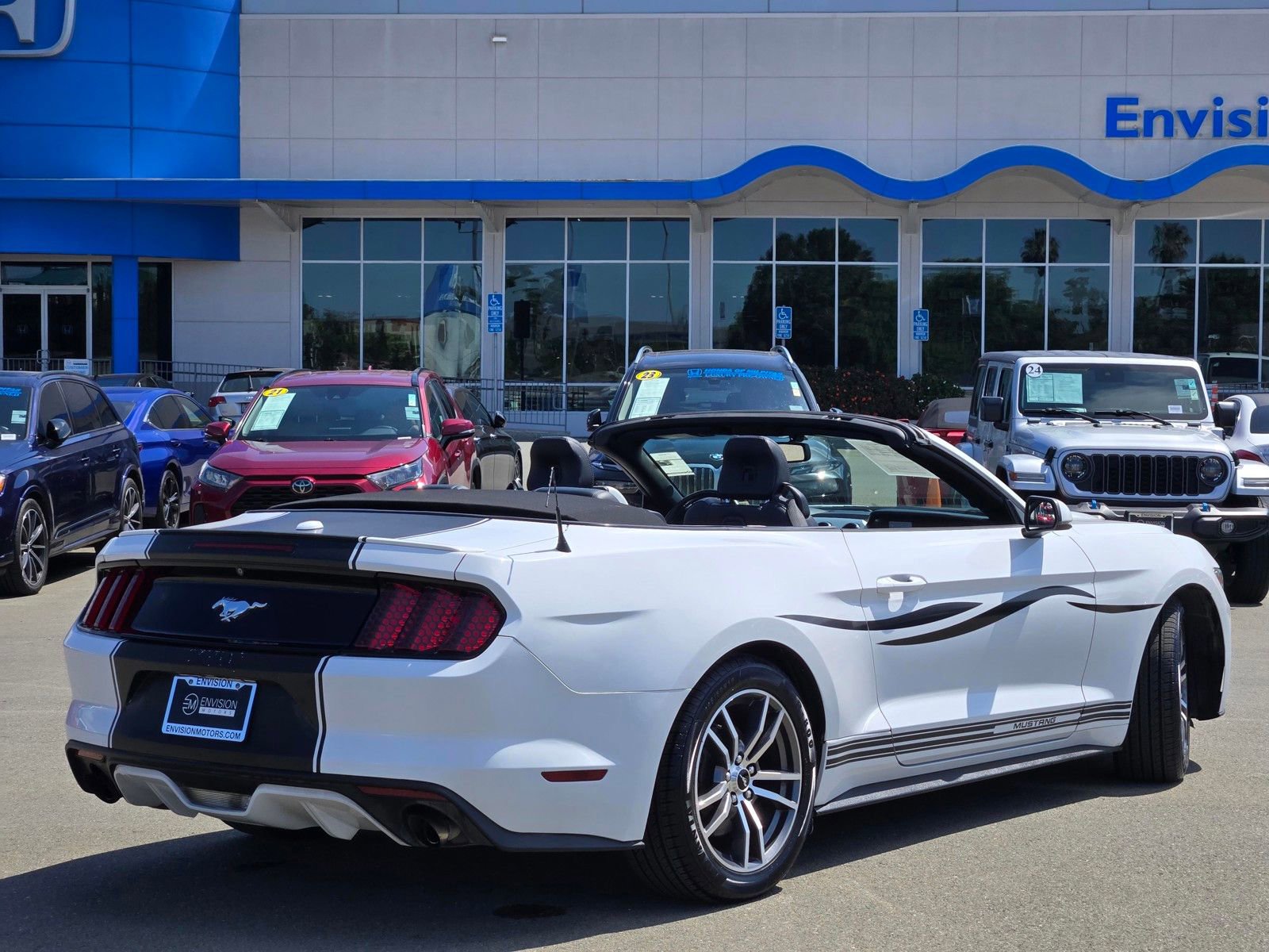 Used 2016 Ford Mustang Premium RWD image 7