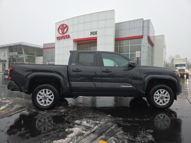 Used 2025 Toyota Tacoma SR5 image 8