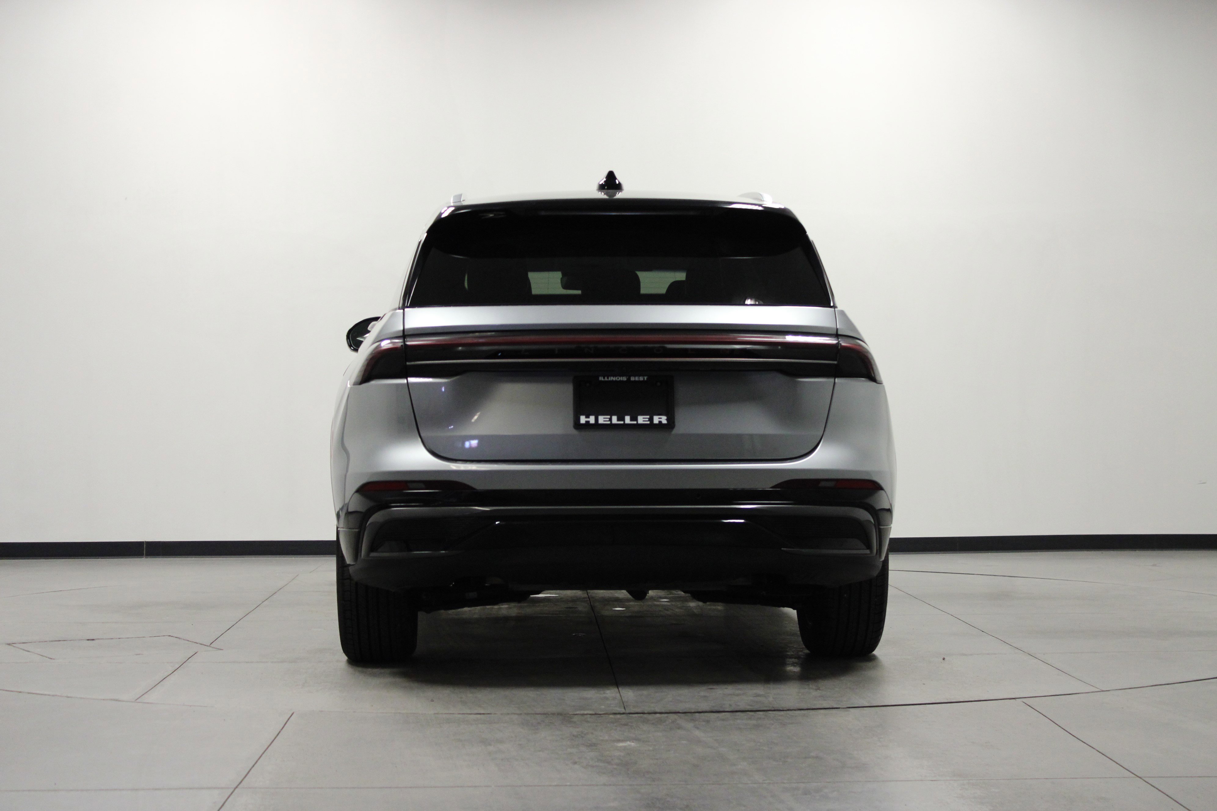 Used 2024 Lincoln Nautilus Reserve AWD/4WD image 5