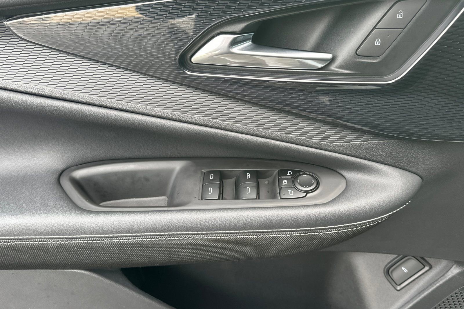 Used 2026 Chevrolet Blazer EV LT image 12