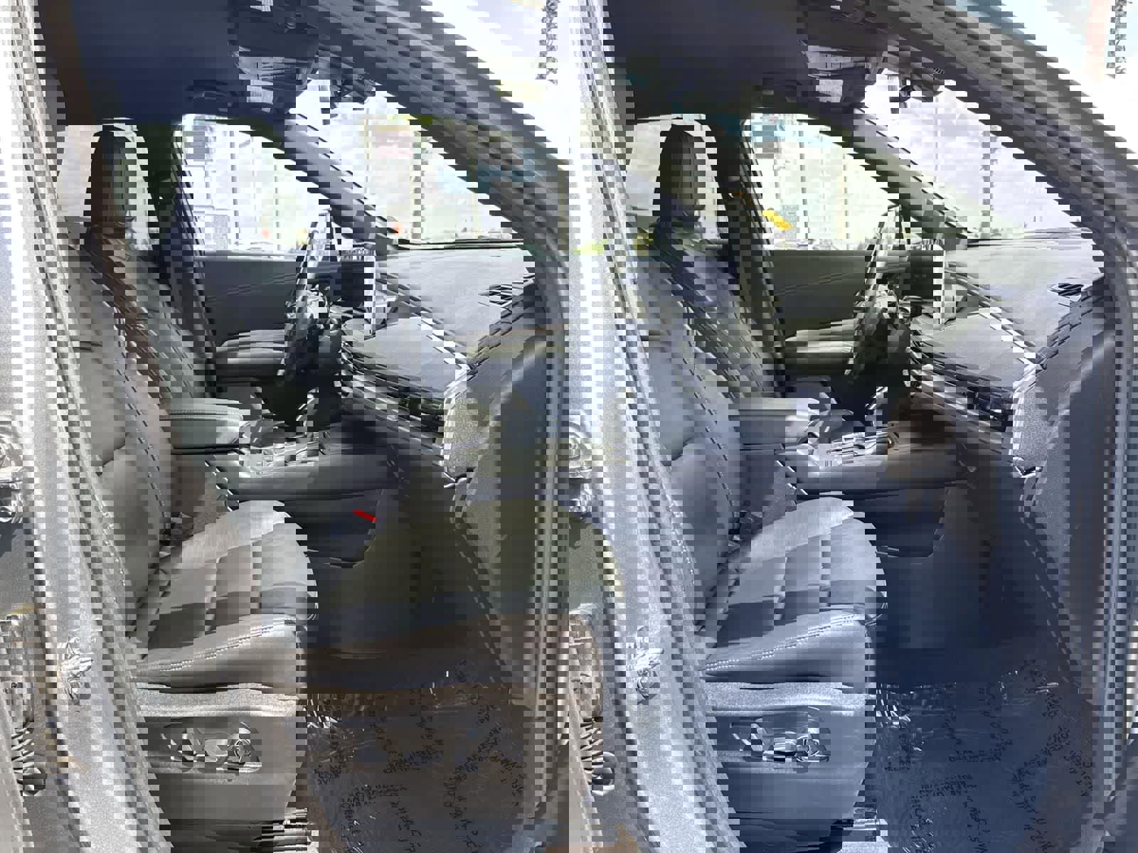 Used 2024 Cadillac XT4 Premium Luxury image 37