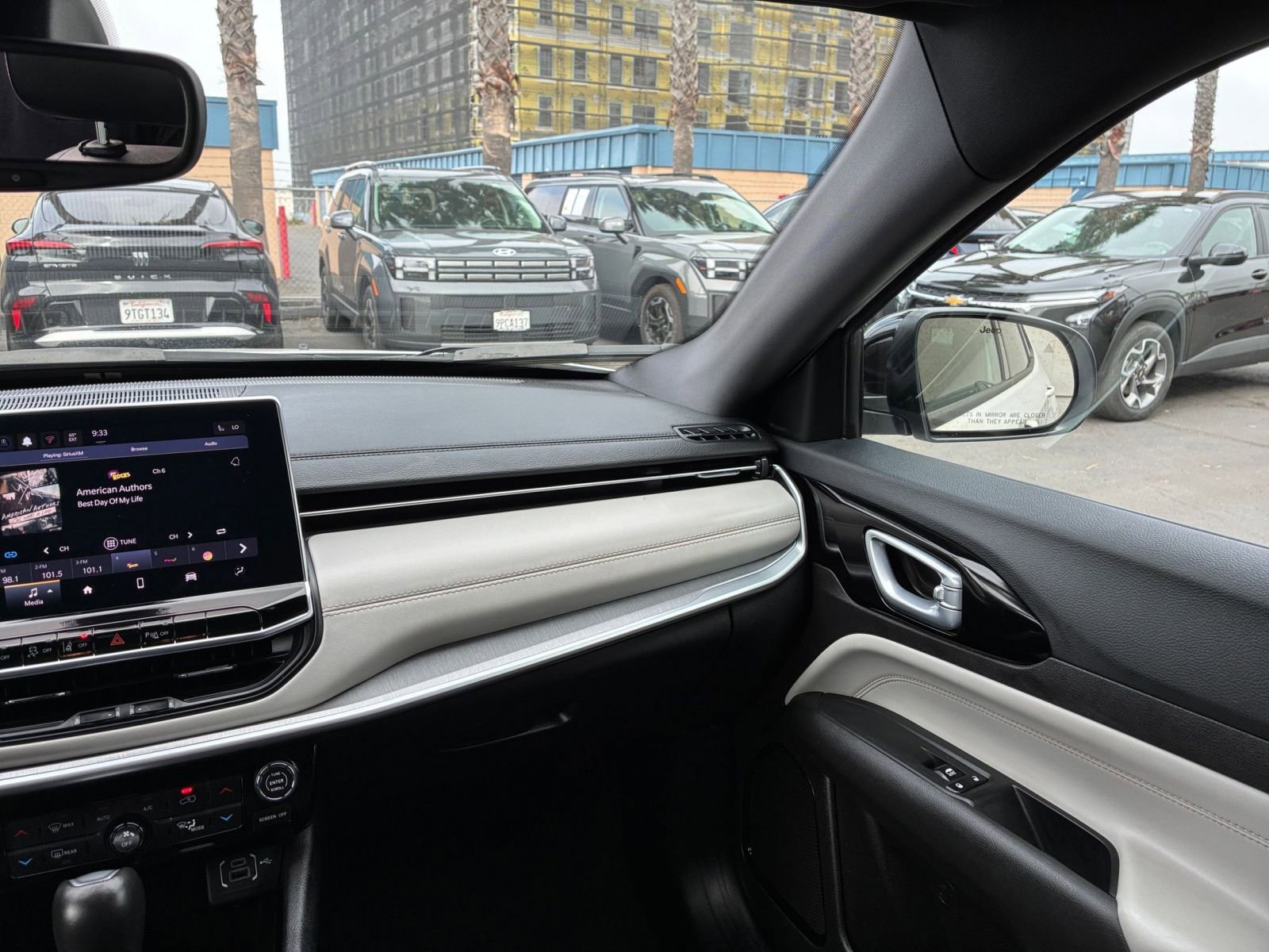 Used 2025 Jeep Compass Limited AWD/4WD image 36