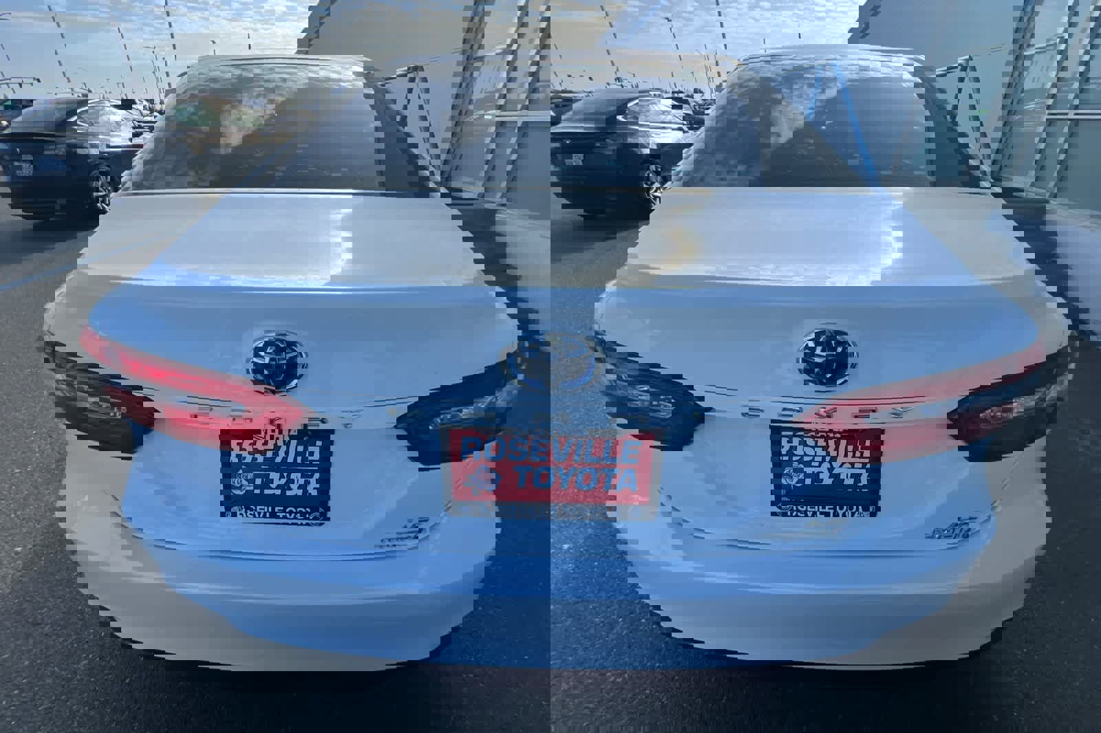 Used 2018 Toyota Camry LE FWD image 5