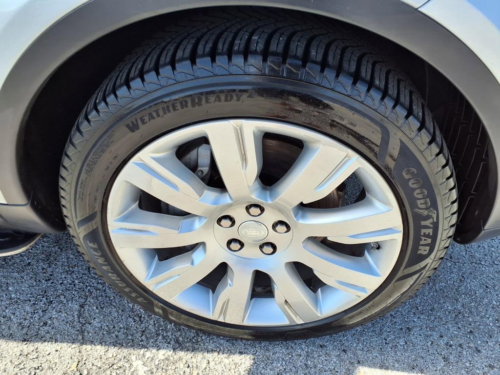 Used 2019 Land Rover Discovery HSE AWD/4WD image 9