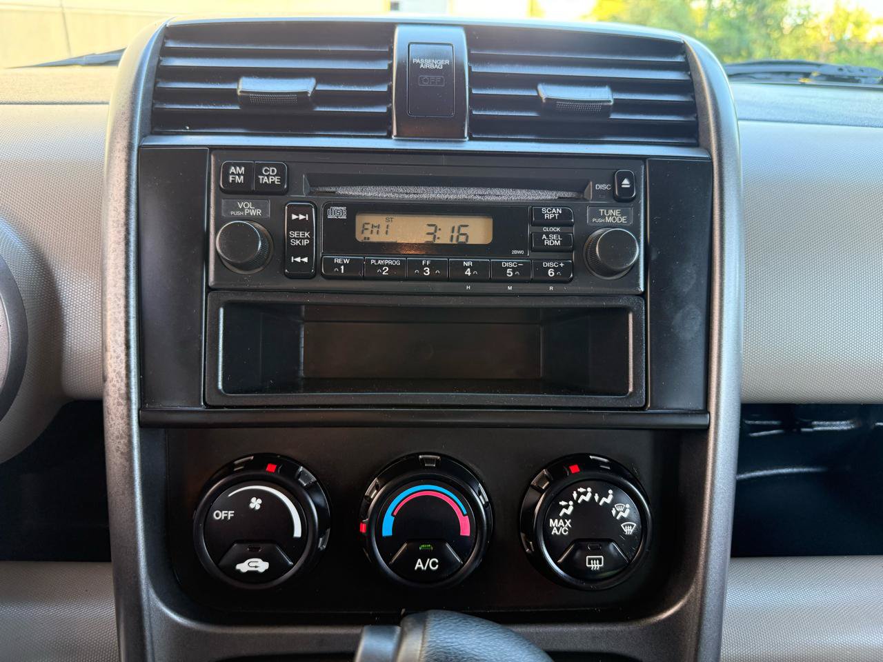 Used 2011 Honda Element LX image 28