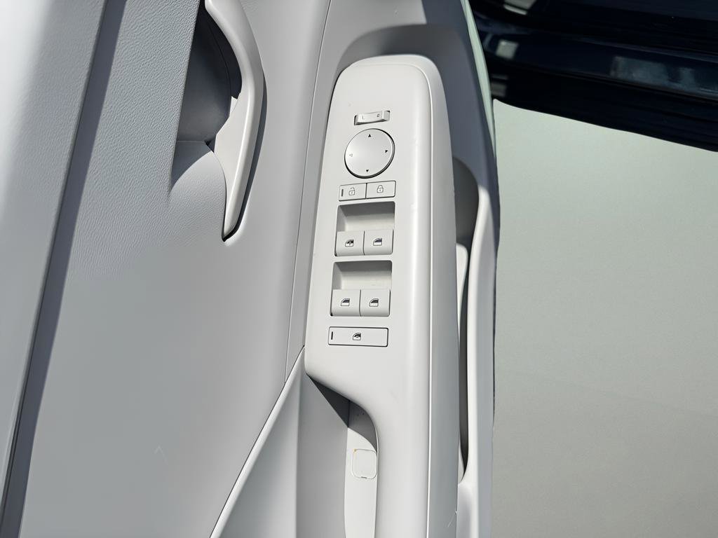 Certified 2024 Hyundai Kona SEL image 17
