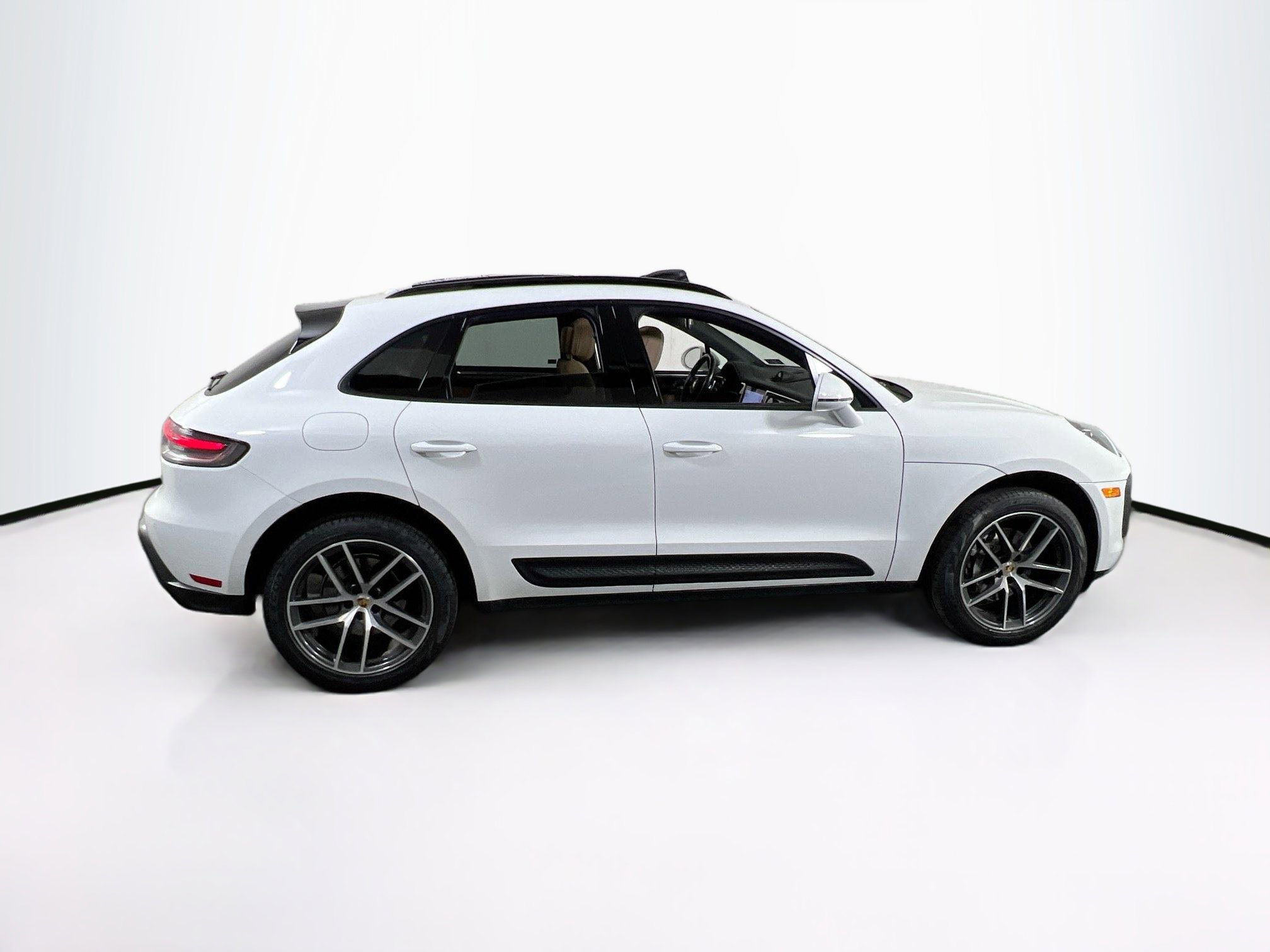 Used 2022 Porsche Macan image 4