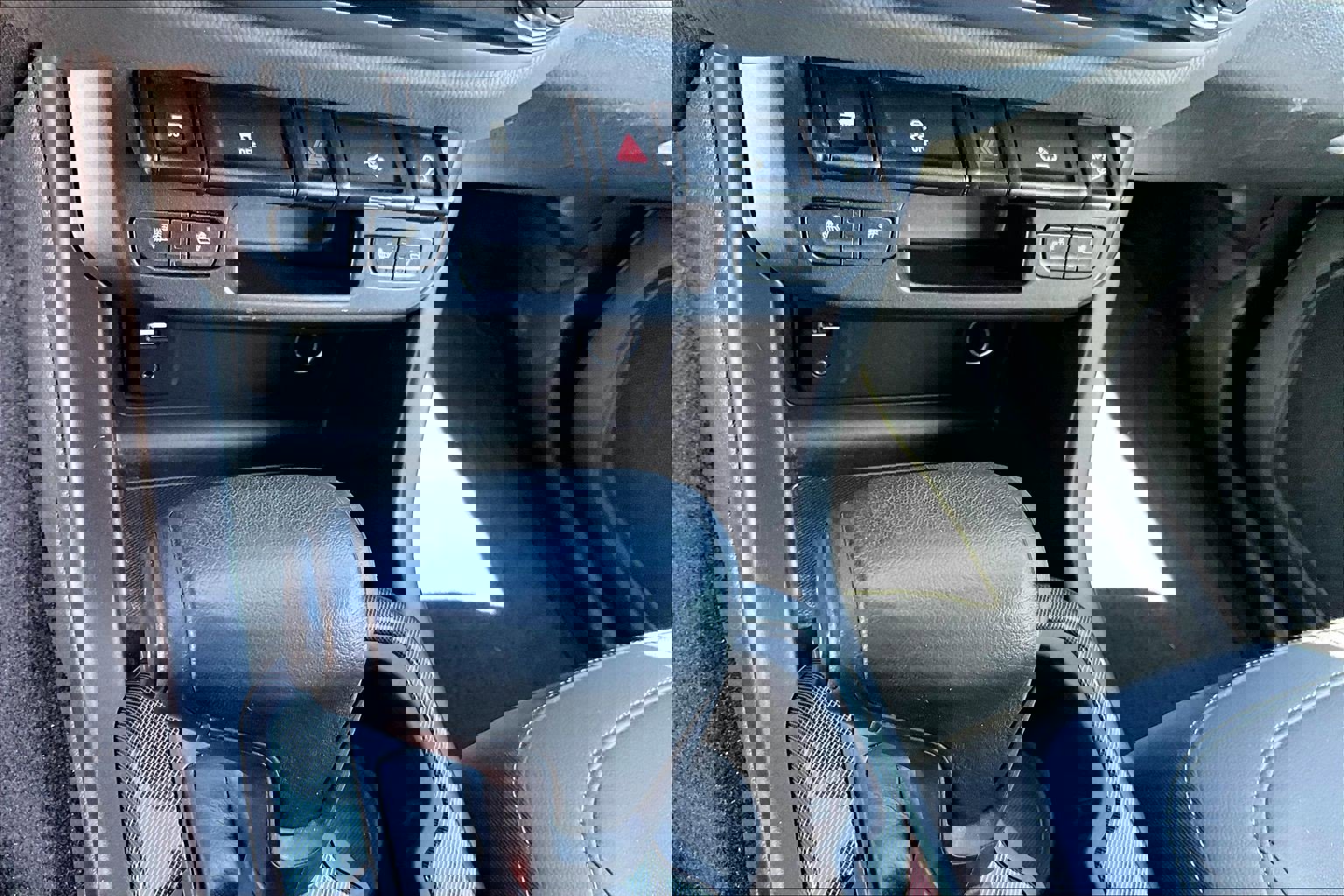 Used 2015 Chevrolet Colorado Z71 AWD/4WD image 21