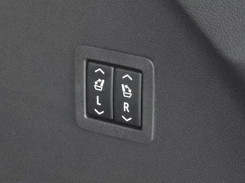 Used 2024 Buick Enclave Avenir image 20