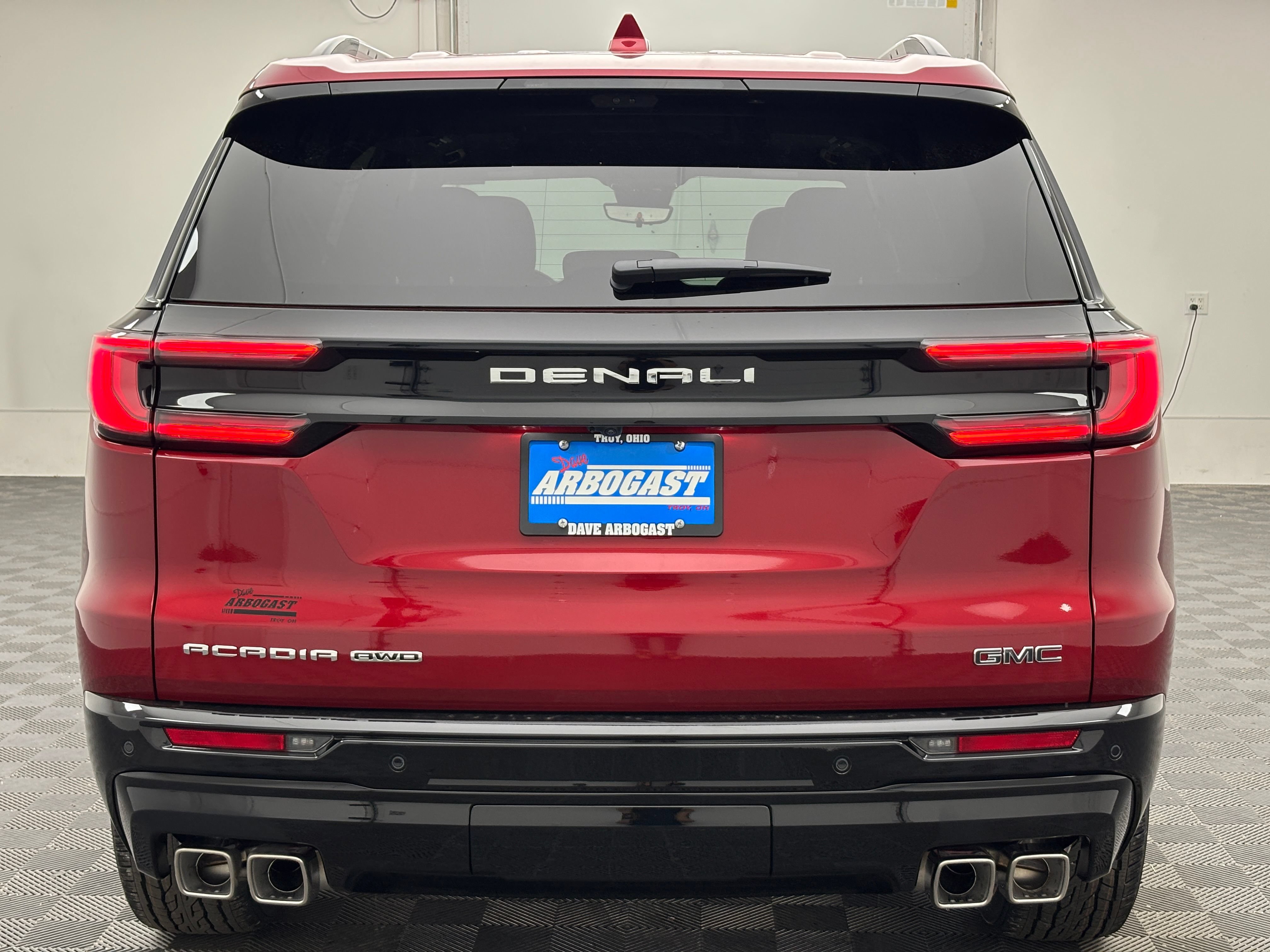 New 2026 GMC Acadia Denali Ultimate w/ LPO, Floor Liner Package AWD/4WD image 12