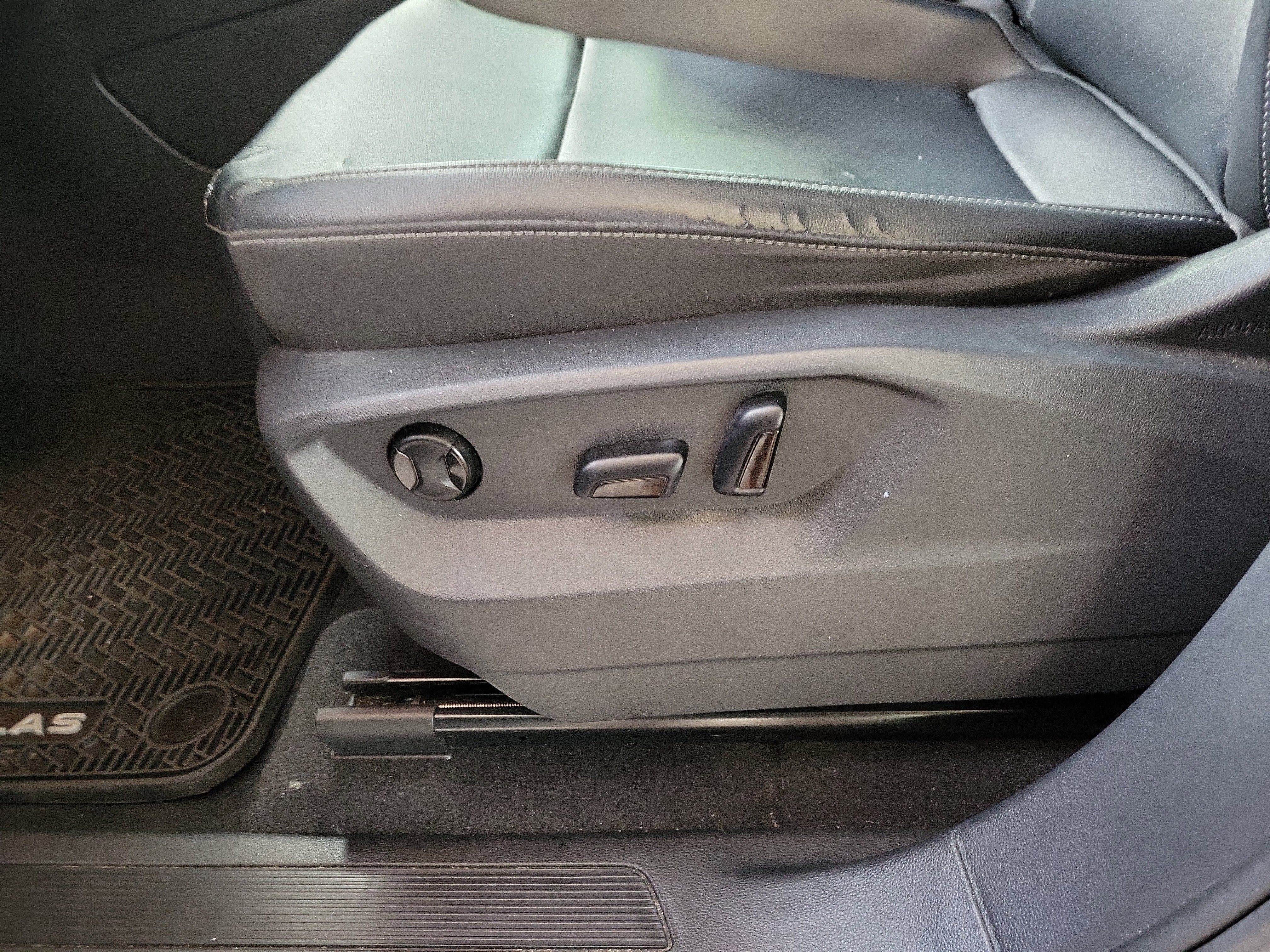 Used 2019 Volkswagen Atlas SE image 14