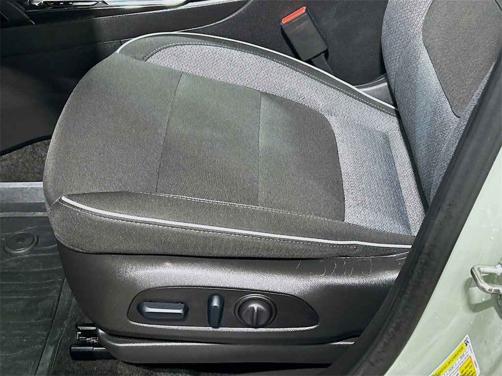 Used 2025 Chevrolet TrailBlazer LT w/ Convenience Package image 16