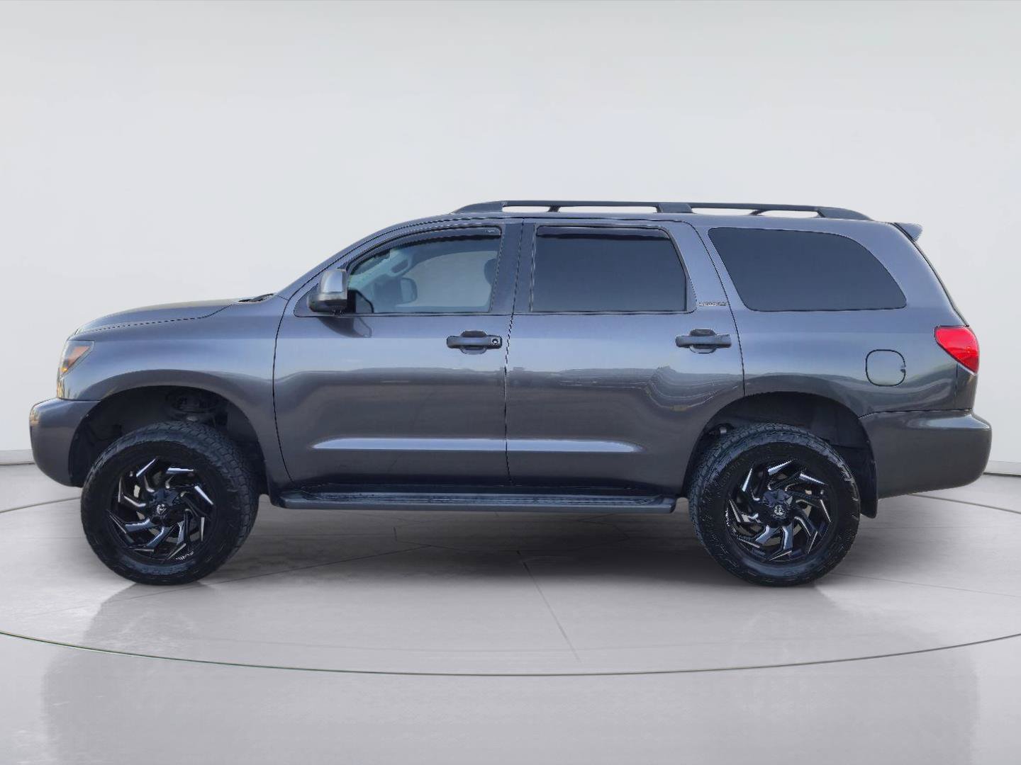 Used 2015 Toyota Sequoia Limited RWD image 2