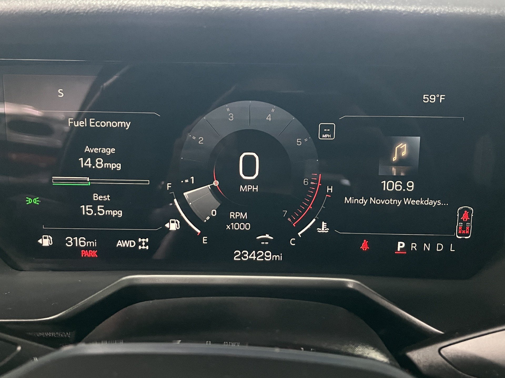 Certified 2025 GMC Acadia Elevation w/ Elevation Premium Package AWD/4WD image 13