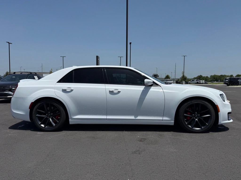 Used 2023 Chrysler 300 C RWD image 4