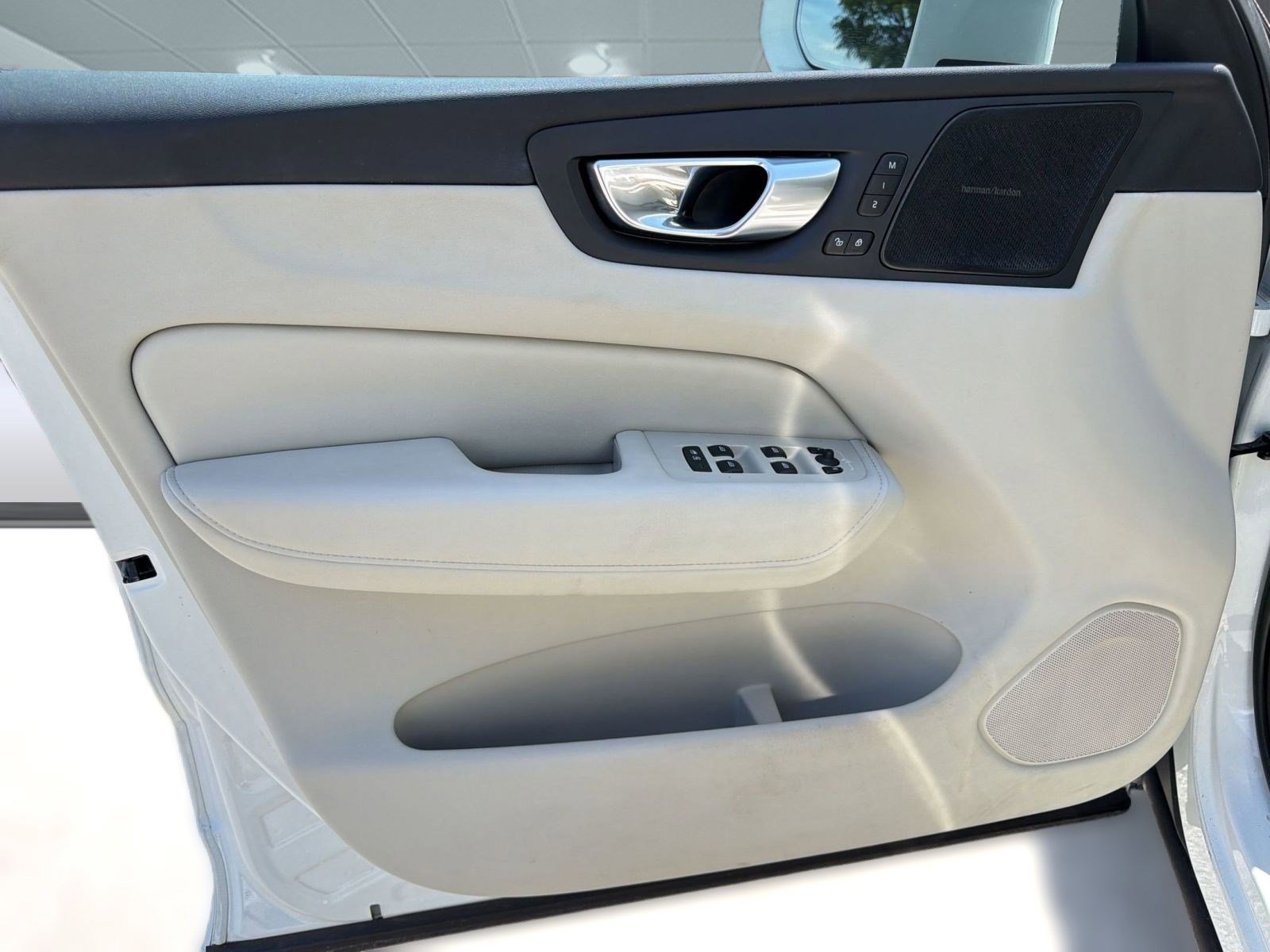 Used 2023 Volvo XC60 B5 Ultimate w/ Climate Package image 20