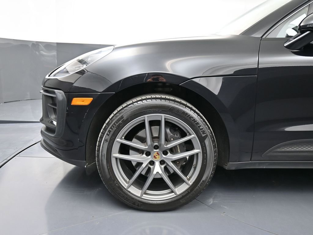 Certified 2023 Porsche Macan Turbo image 12