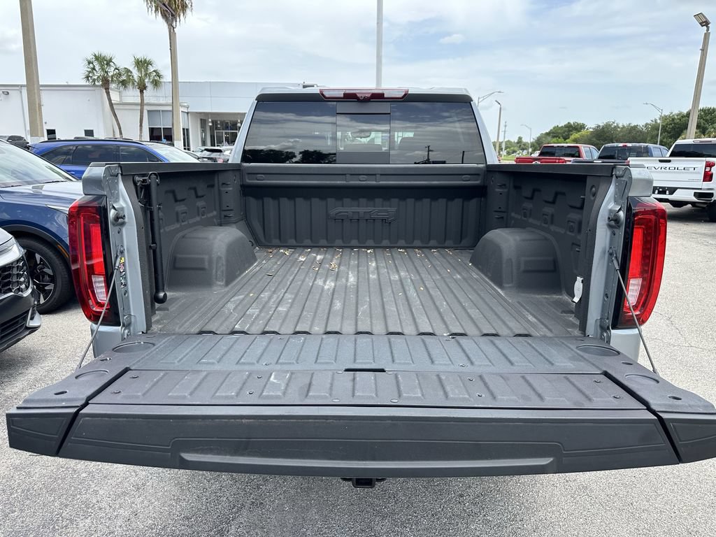 Used 2024 GMC Sierra 1500 AT4 w/ Technology Package AWD/4WD image 11