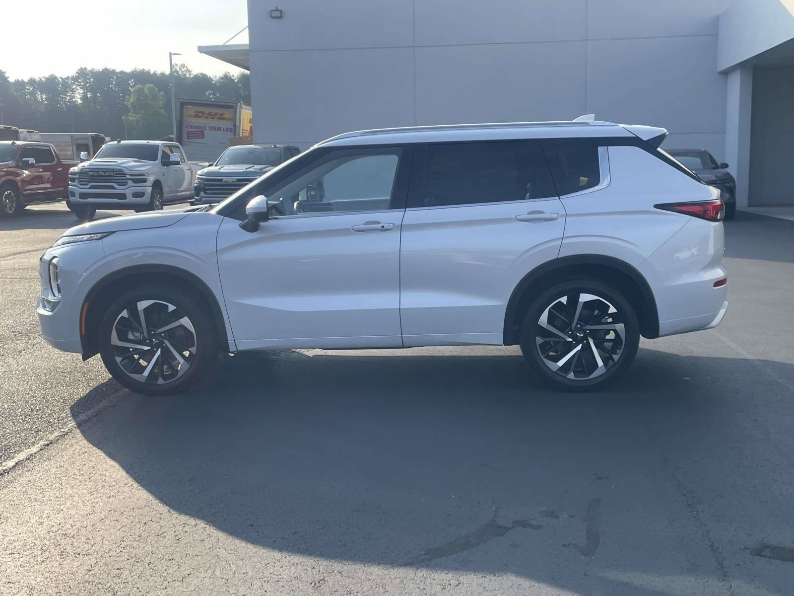 Used 2024 Mitsubishi Outlander SEL FWD image 7