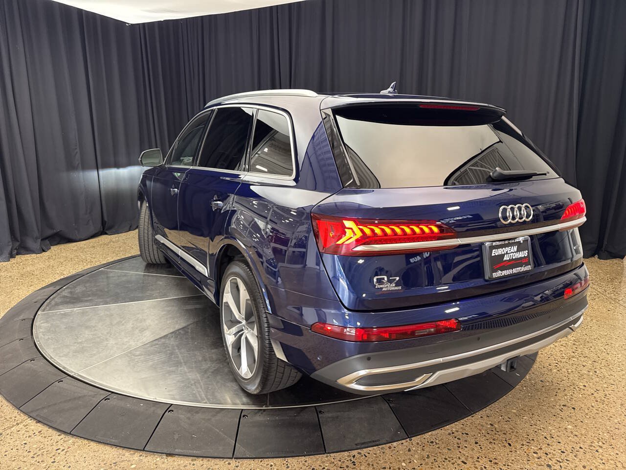 Used 2023 Audi Q7 3.0T Premium Plus w/ Premium Plus Package AWD/4WD image 6