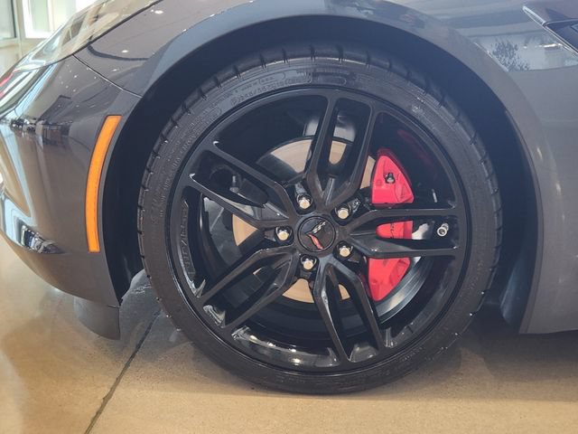 Used 2019 Chevrolet Corvette Stingray Coupe w/ Carbon Flash Badge Package RWD image 7