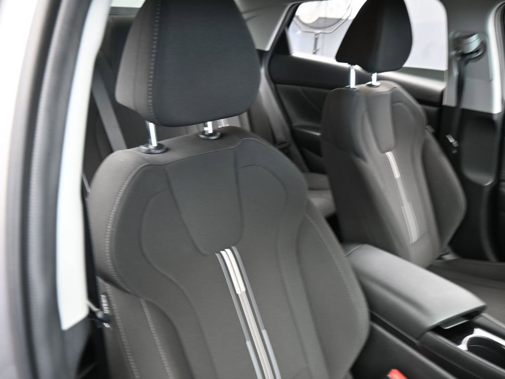 Used 2023 Hyundai Elantra SEL w/ Convenience Package image 40