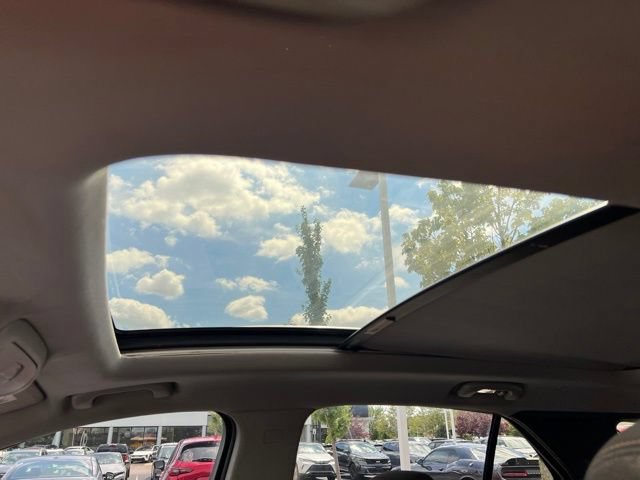 Used 2018 Chevrolet Equinox LT w/ Sun & Infotainment Package FWD image 25