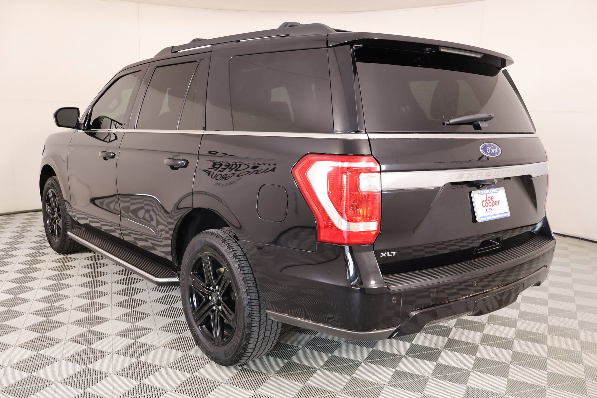 Used 2021 Ford Expedition XLT AWD/4WD image 25
