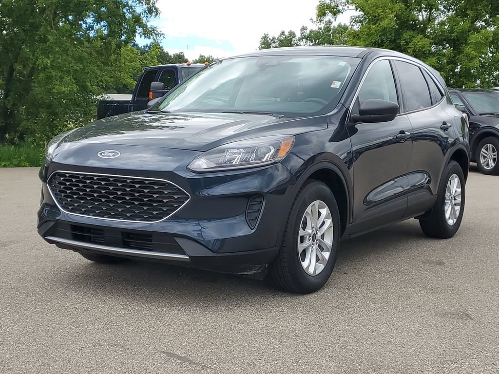Certified 2022 Ford Escape SE w/ Convenience Package AWD/4WD image 2