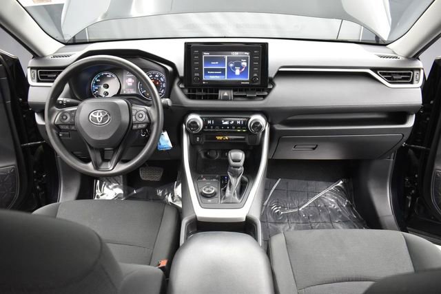 Used 2021 Toyota RAV4 LE AWD/4WD image 11