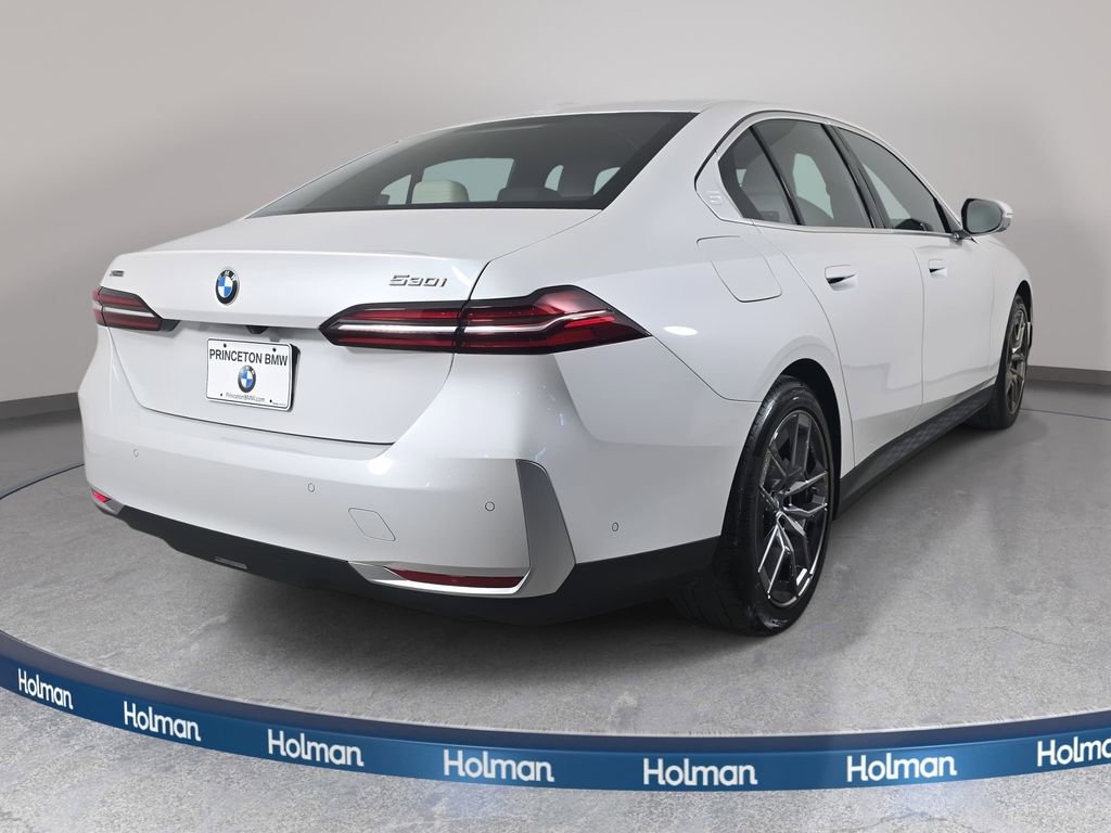 Used 2026 BMW 530i xDrive w/ Premium Package image 6