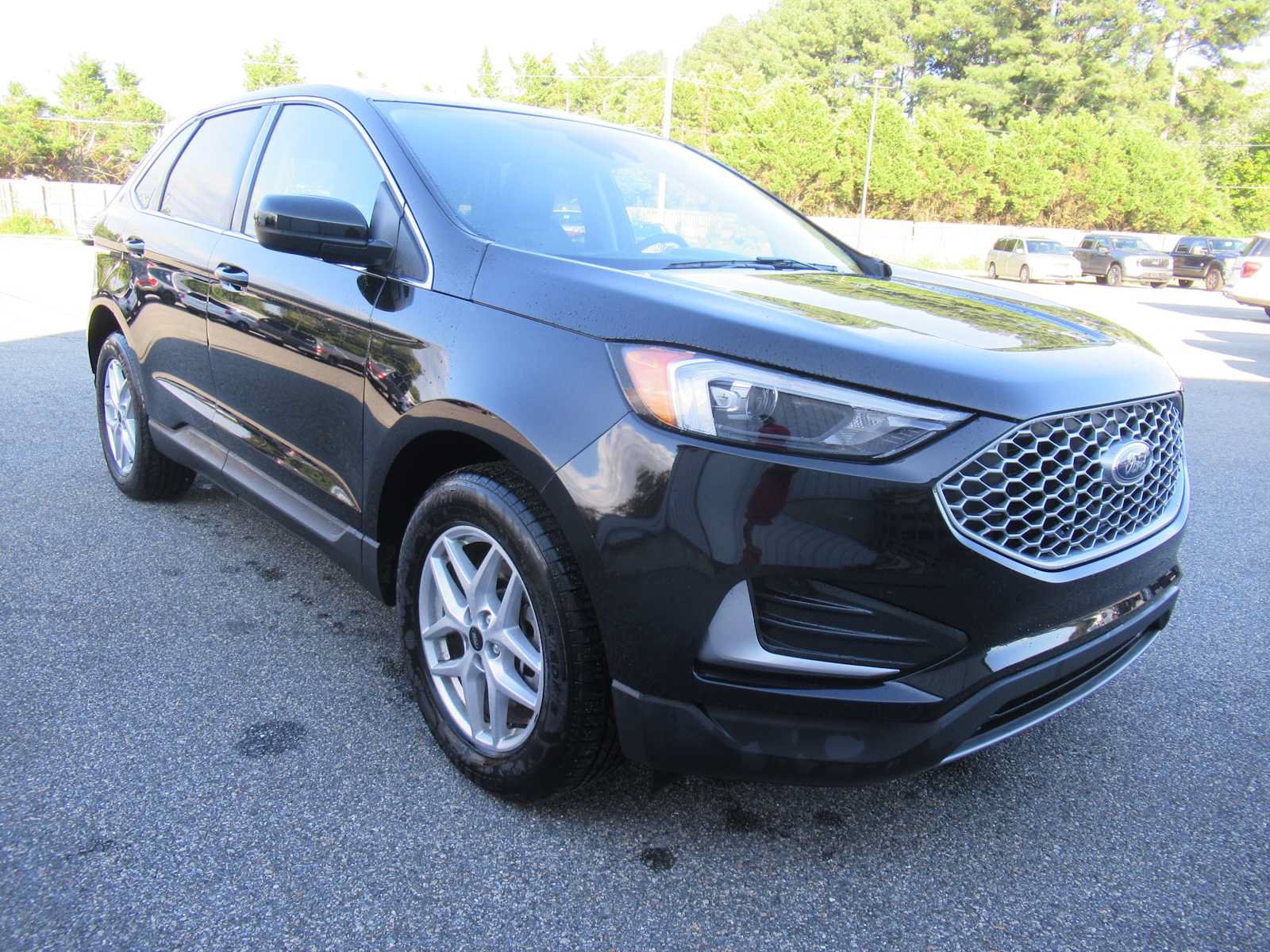 Used 2024 Ford Edge SEL AWD/4WD image 3