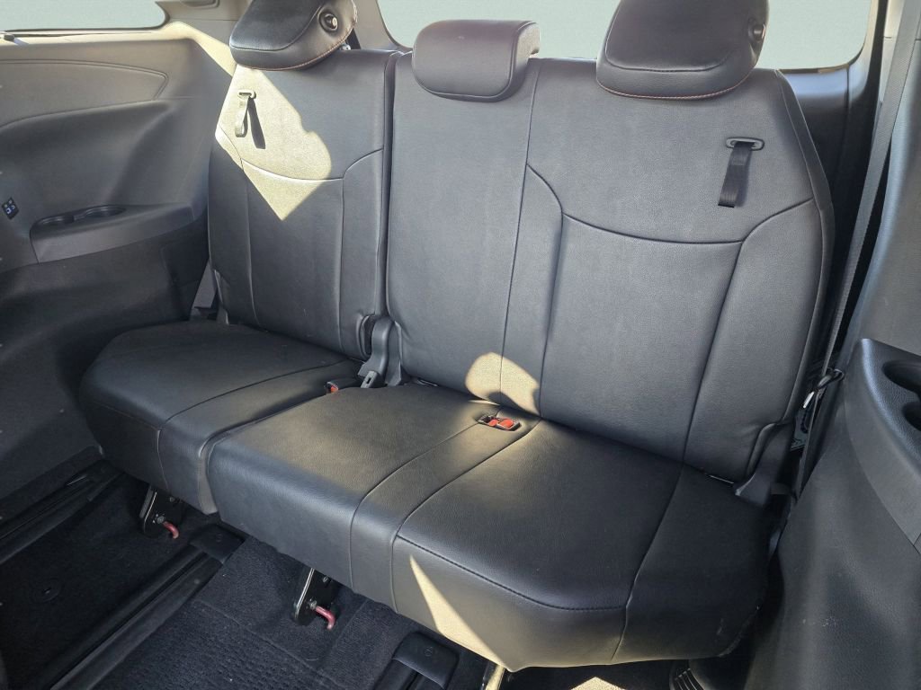 Used 2024 Toyota Sienna XSE w/ XSE Premium Package AWD/4WD image 31