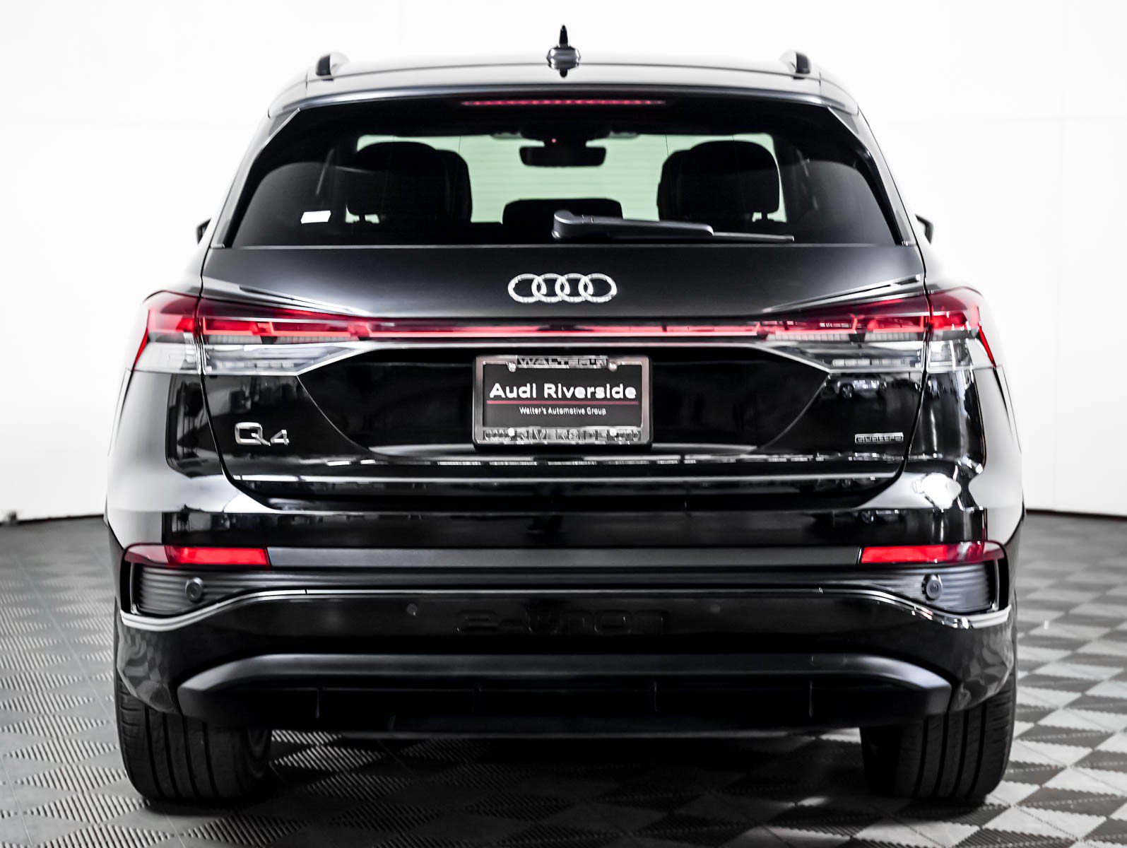 Used 2025 Audi Q4 e-tron Premium Plus w/ Premium Plus AWD/4WD image 7
