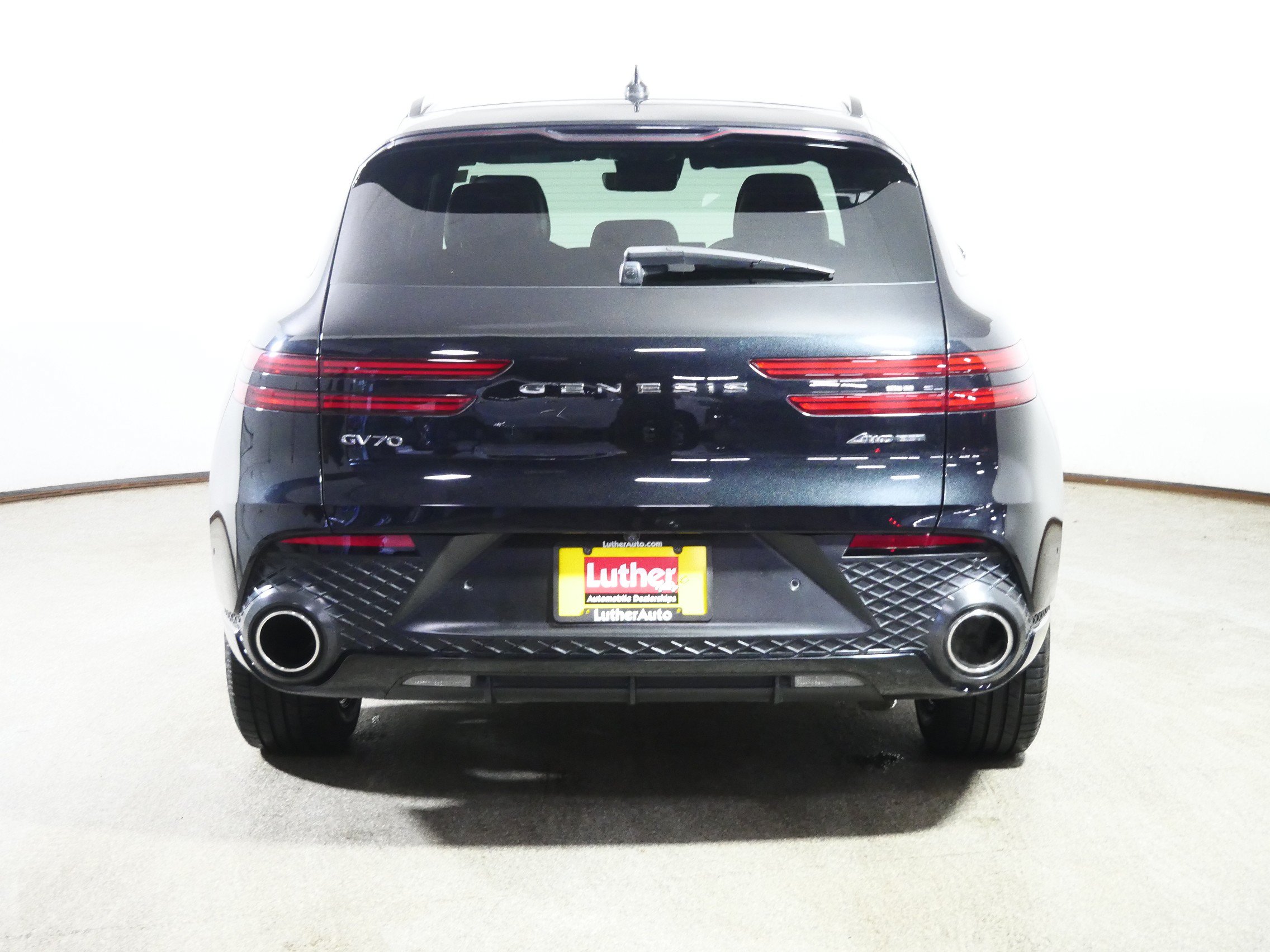 Used 2022 Genesis GV70 3.5T Sport w/ Sport Advanced Package AWD/4WD image 6