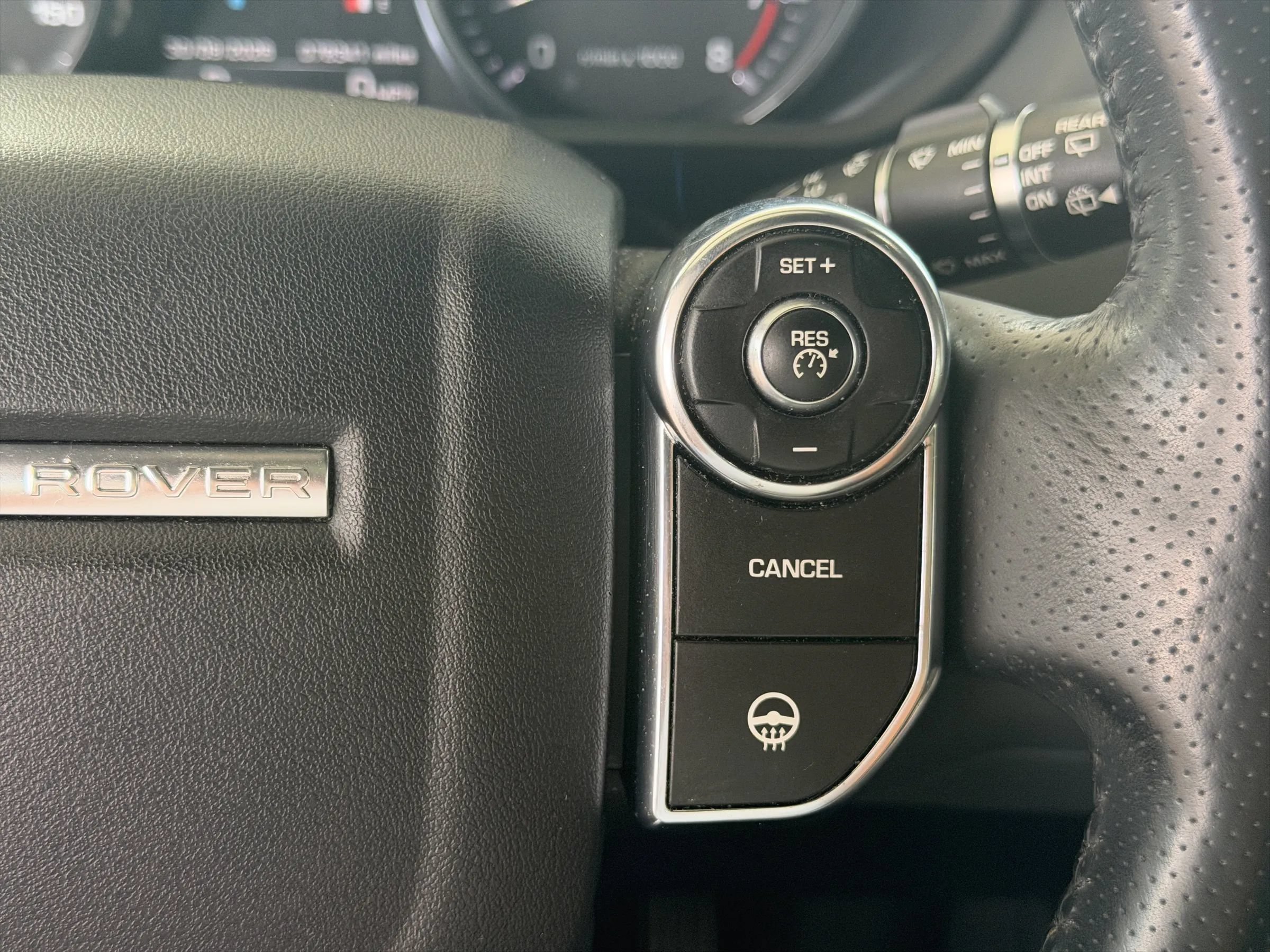 Used 2014 Land Rover Range Rover Sport SE AWD/4WD image 27