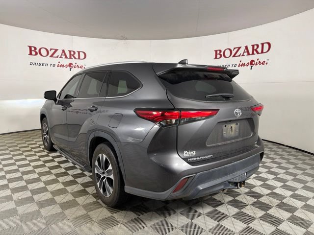 Used 2022 Toyota Highlander XLE FWD image 6