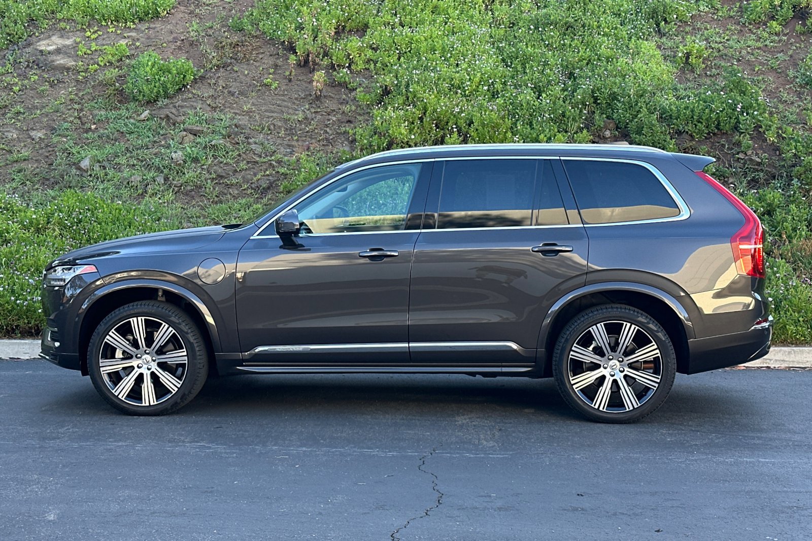 Certified 2024 Volvo XC90 T8 Core w/ Protection Package Premier image 8