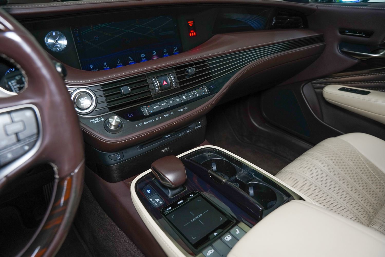 Used 2018 Lexus LS 500 w/ Luxury Package image 43