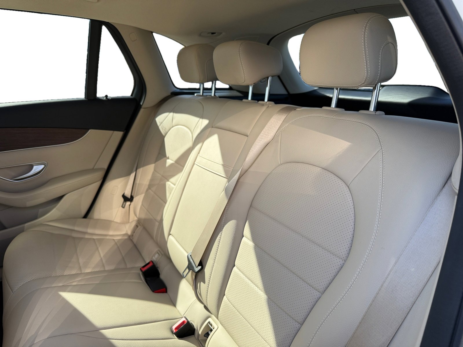 Used 2022 Mercedes-Benz GLC 300 4MATIC image 16