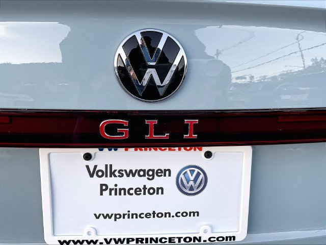 New 2027 Volkswagen Jetta GLI Autobahn FWD image 10