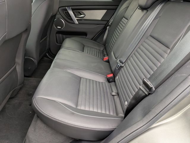 Used 2024 Land Rover Discovery Sport Dynamic SE image 15