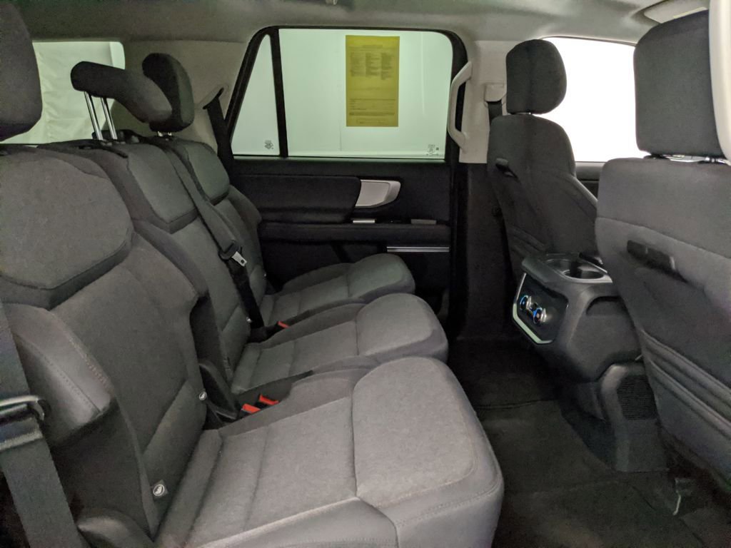 New 2025 Ford Expedition Active image 25